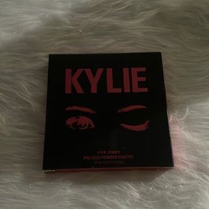 Kylie The Burgundy Pallette